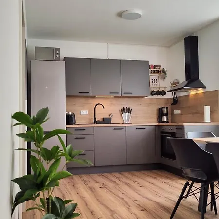 Hygge - Mit Garten Und Stellplatz Fuer Feriengaeste-, Monteure / Netflix / 10 Min. Zur Therme Und Zur Autobahn