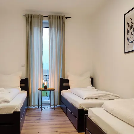 Hygge Home: Cozy Garden Retreat With Easy Access Sinsheim